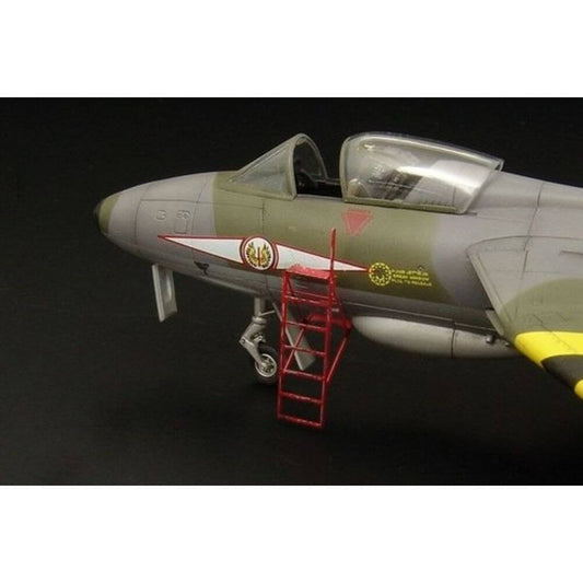 1:48 Step ladders for Hawker Hunter and BAe Harrier BRL48018 Brengun