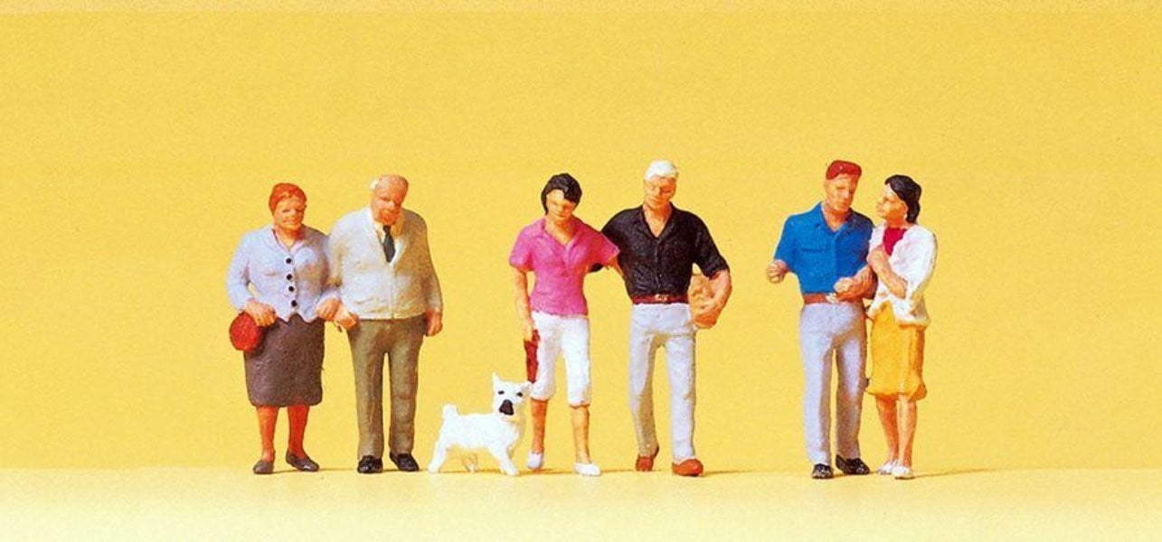 Preiser 10527 00/H0 Couples with a dog Model Railway Figures - SGS Model Store